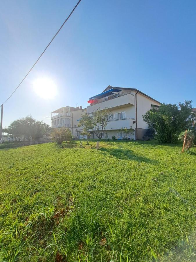 Casa Antonio With Swimming Pool Lejlighed Novigrad Istria Eksteriør billede