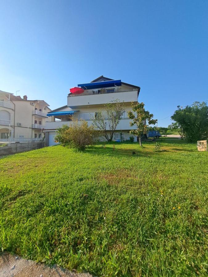 Casa Antonio With Swimming Pool Lejlighed Novigrad Istria Eksteriør billede